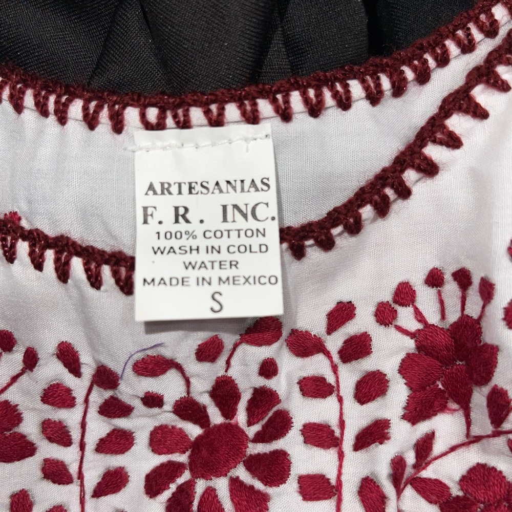 Artesanias F.R. Inc. Women's Embroidered Red and White Dress
